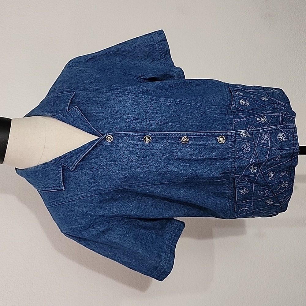 C.L C. Top 100% Cotton Denim Embroidered Floral Stitching Detail Blue Size M - Picture 5 of 17